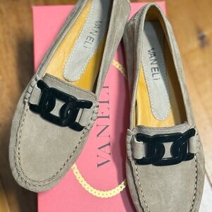 Vaneli “Aikers” Women's Loafers - Taupe Suede Size 6 New in Box!